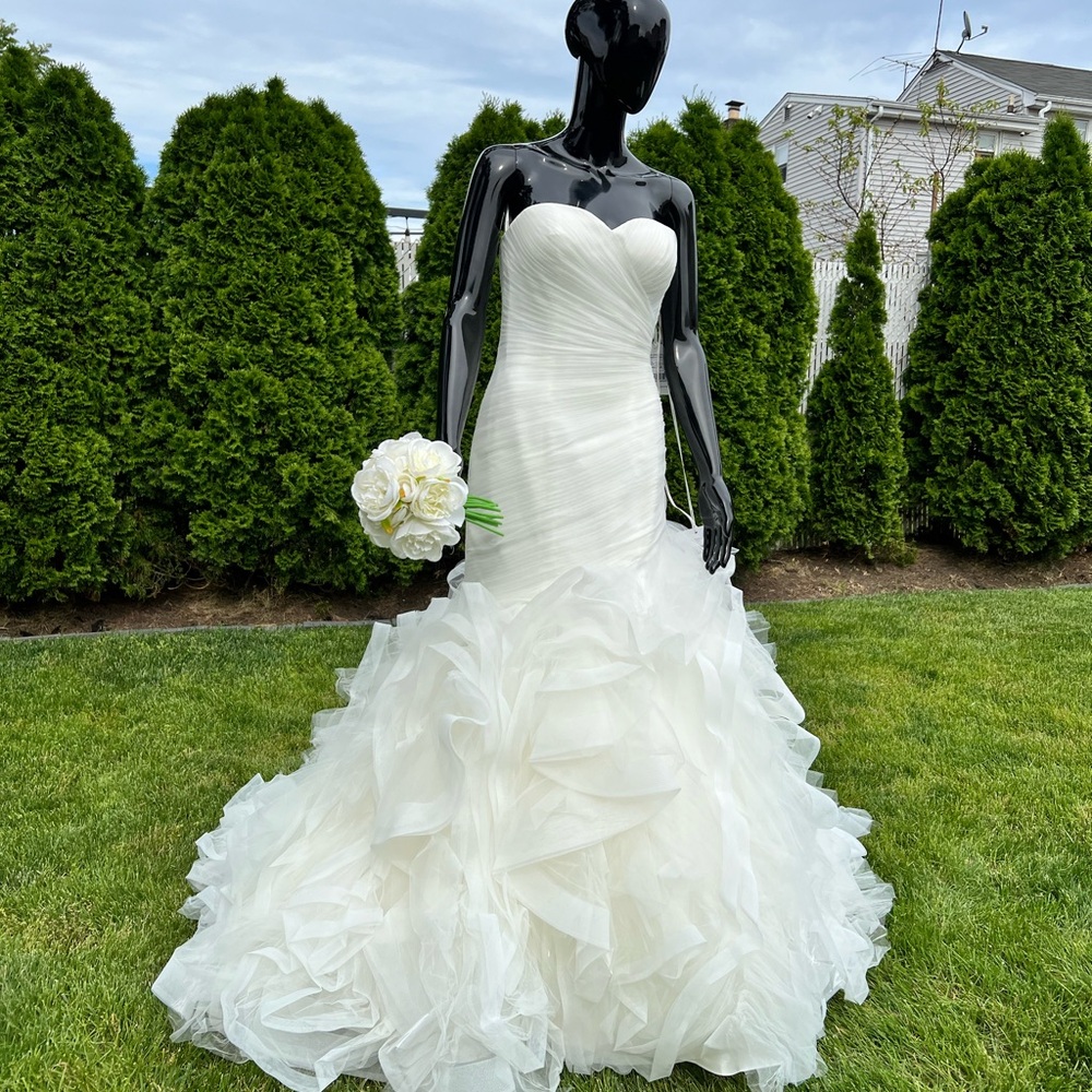 ABSOLUTELY STUNNING Pronovias Off-White Strapless Bridal Mermaid Gown Truffle